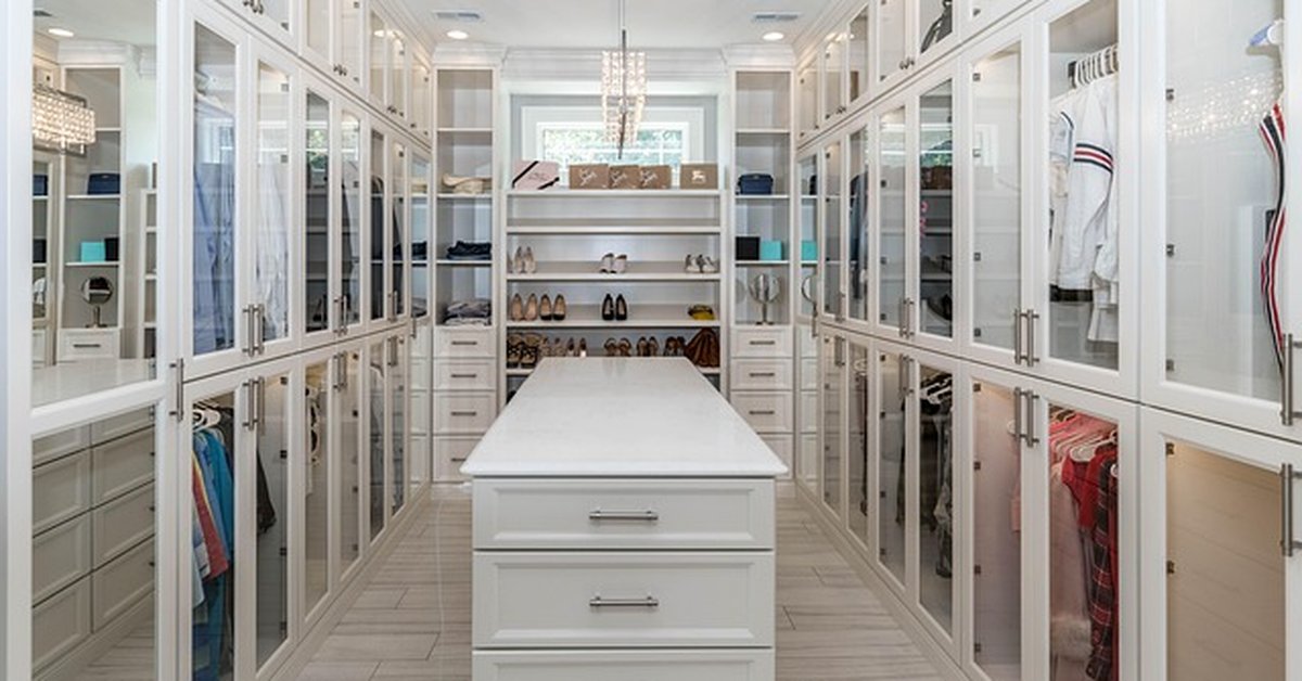 best rugs walk in closets — featured walk-in closet inspiration