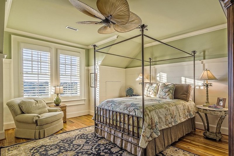 best rugs walk in closets — practical organization ideas