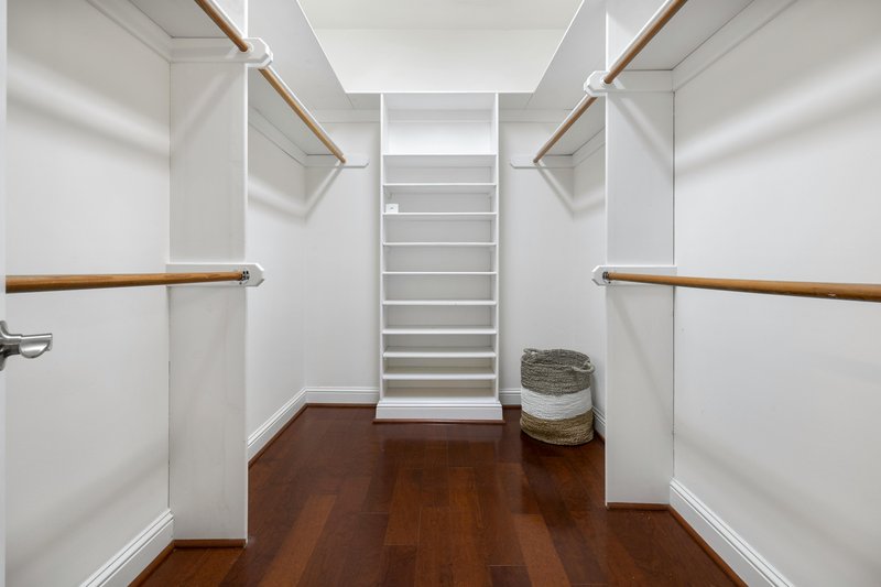 walk in closet flooring options — practical organization ideas