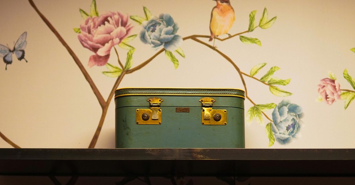walk in closet wallpaper ideas — featured walk-in closet inspiration