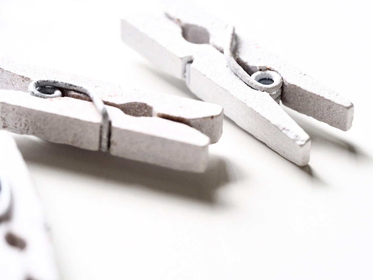 peg, white, design, hang, organise, simple, minimal, shop, clothing, decoration, clothes, closet, shirt, wardrobe, decor